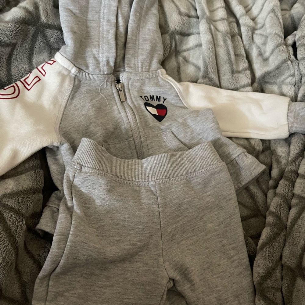 Tommy hilfigher 3-6 months set